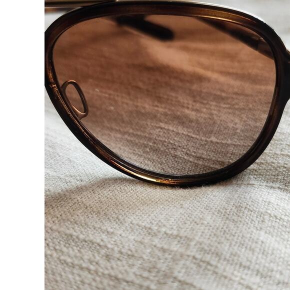Oakley Kickback Sunglasses Brown Tortoise AS IS Missing Nose Pads Scratched Lens
